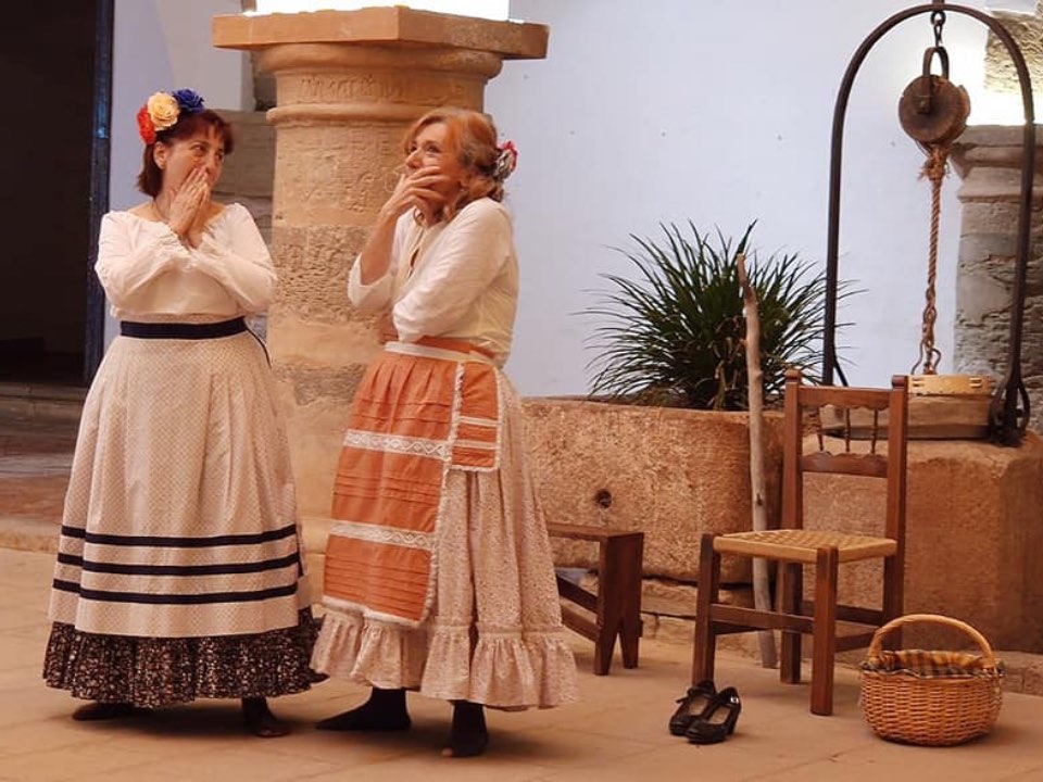 Quién soy Detrás de Pequeña Escena