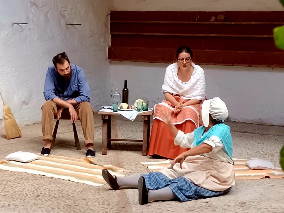 Quién soy Detrás de Pequeña Escena