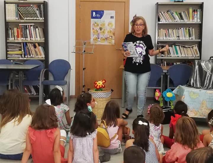 Qué hago Cuentacuentos de Pequeña Escena